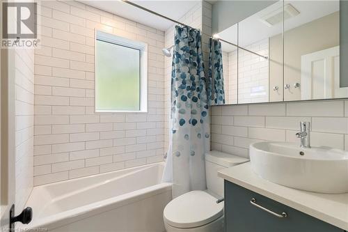 452 Jackson Street W, Hamilton, ON - Indoor Photo Showing Bathroom