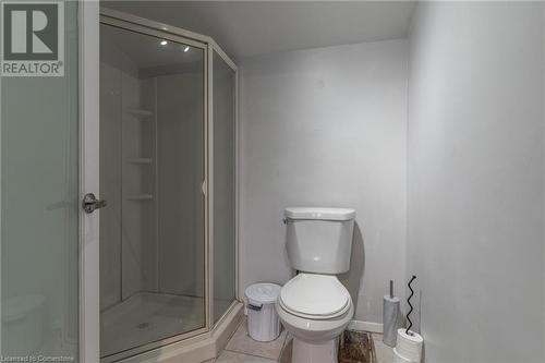 15 Agnes Street, Hamilton, ON - Indoor Photo Showing Bathroom