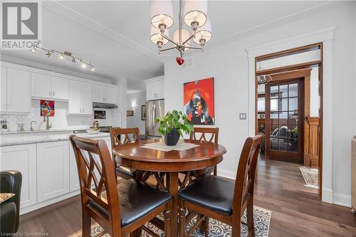 27 Mountain Street, Grimsby, ON - Indoor Photo Showing Dining Room