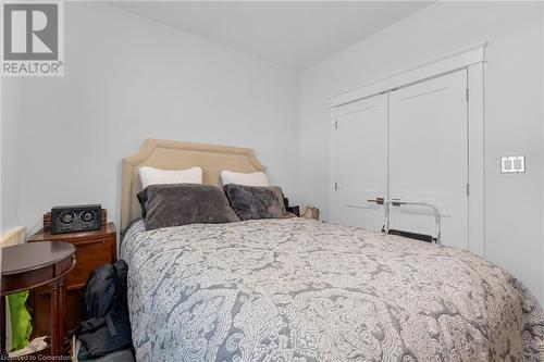 27 Mountain Street, Grimsby, ON - Indoor Photo Showing Bedroom