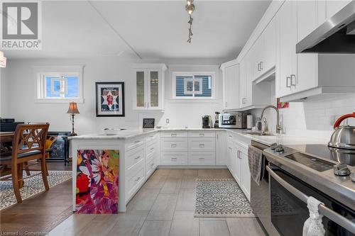 27 Mountain Street, Grimsby, ON - Indoor Photo Showing Kitchen