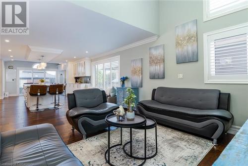 Main floor living - 91 Hedge Lawn Drive, Grimsby, ON - Indoor Photo Showing Living Room