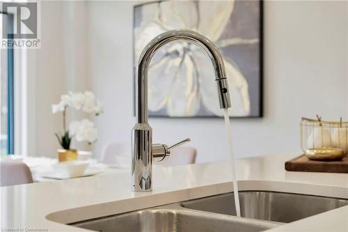 117 Freedom Crescent, Hamilton, ON - Indoor Photo Showing Kitchen With Double Sink