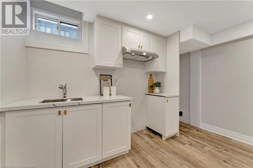 117 Freedom Crescent, Hamilton, ON - Indoor Photo Showing Kitchen