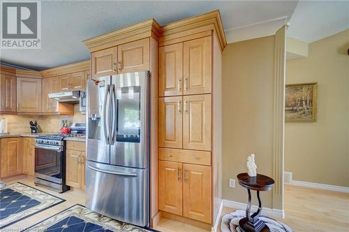 96 Lakeside Drive, Grimsby, ON - Indoor Photo Showing Kitchen