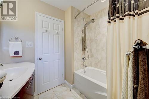 96 Lakeside Drive, Grimsby, ON - Indoor Photo Showing Bathroom