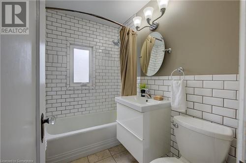 125 East 23Rd Street, Hamilton, ON - Indoor Photo Showing Bathroom