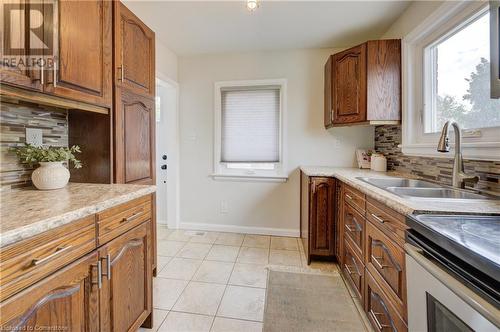 125 East 23Rd Street, Hamilton, ON - Indoor Photo Showing Kitchen With Double Sink