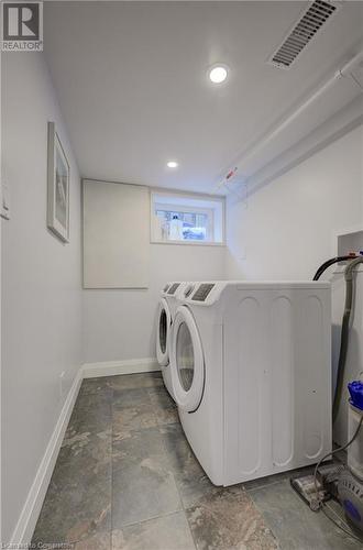 125 East 23Rd Street, Hamilton, ON - Indoor Photo Showing Laundry Room