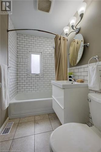 125 East 23Rd Street, Hamilton, ON - Indoor Photo Showing Bathroom