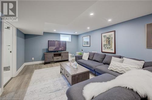 125 East 23Rd Street, Hamilton, ON - Indoor Photo Showing Living Room