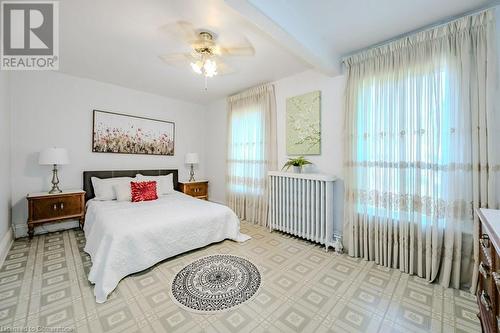 22 Niagara Street, Hamilton, ON - Indoor Photo Showing Bedroom