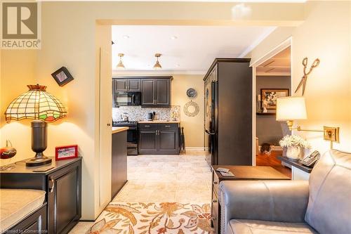 89 Larraine Avenue, Dundas, ON - Indoor Photo Showing Kitchen