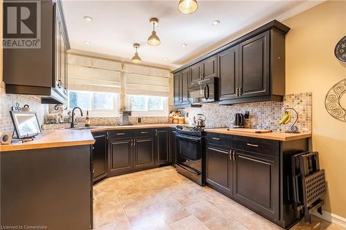 89 Larraine Avenue, Dundas, ON - Indoor Photo Showing Kitchen With Upgraded Kitchen