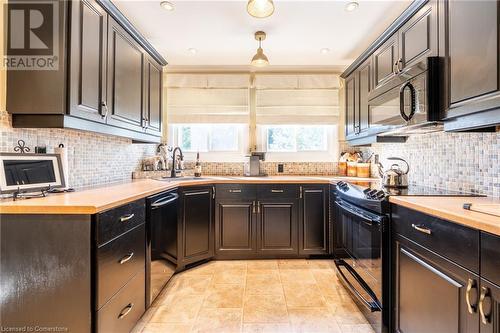 89 Larraine Avenue, Dundas, ON - Indoor Photo Showing Kitchen