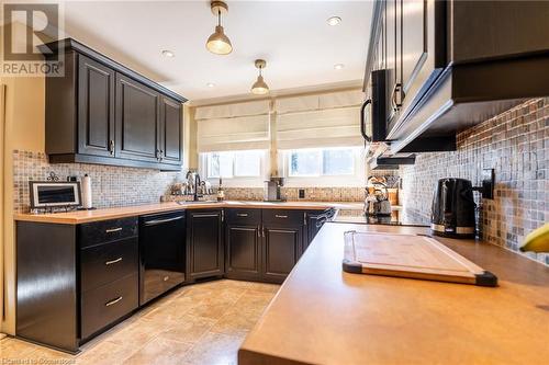 89 Larraine Avenue, Dundas, ON - Indoor Photo Showing Kitchen