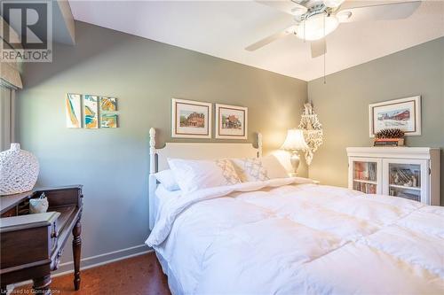 89 Larraine Avenue, Dundas, ON - Indoor Photo Showing Bedroom