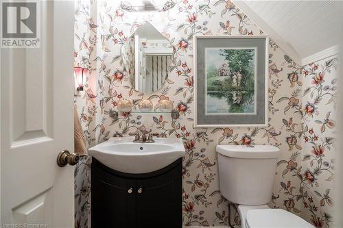 89 Larraine Avenue, Dundas, ON - Indoor Photo Showing Bathroom