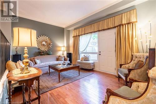 89 Larraine Avenue, Dundas, ON - Indoor Photo Showing Living Room