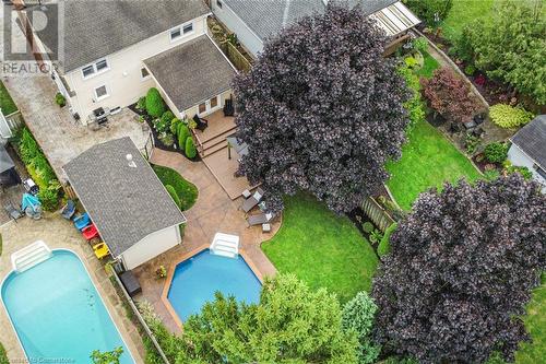 10 Rosslyn Avenue, Grimsby, ON - Outdoor With In Ground Pool