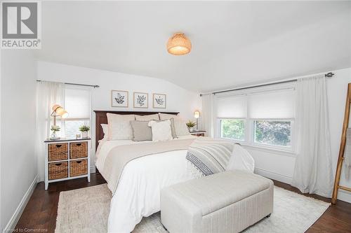 10 Rosslyn Avenue, Grimsby, ON - Indoor Photo Showing Bedroom