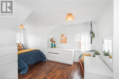 10 Rosslyn Avenue, Grimsby, ON - Indoor Photo Showing Bedroom