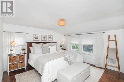 10 Rosslyn Avenue, Grimsby, ON - Indoor Photo Showing Bedroom