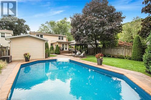 10 Rosslyn Avenue, Grimsby, ON - Outdoor With In Ground Pool With Deck Patio Veranda With Backyard