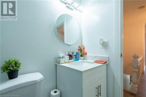 567 Mary Street, Hamilton, ON - Indoor Photo Showing Bathroom