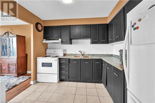 2301 Derry Road W Unit# 1005, Mississauga, ON - Indoor Photo Showing Kitchen