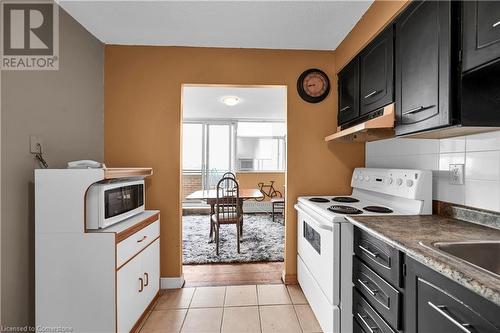 2301 Derry Road W Unit# 1005, Mississauga, ON - Indoor Photo Showing Kitchen