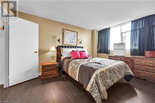 2301 Derry Road W Unit# 1005, Mississauga, ON - Indoor Photo Showing Bedroom