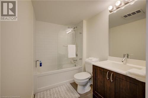 1940 Ironstone Drive Unit# 304, Burlington, ON - Indoor Photo Showing Bathroom