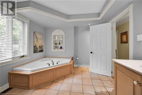 78 Valleyview Drive, Ancaster, ON - Indoor Photo Showing Bathroom