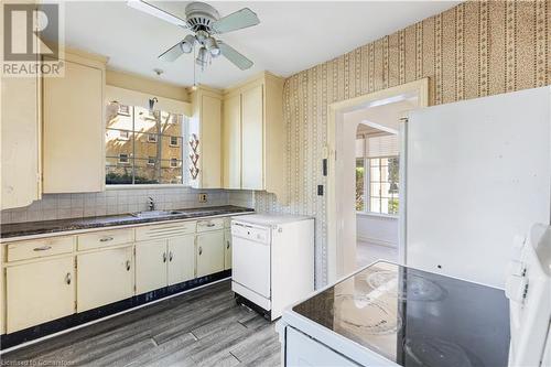 2389 Lakeshore Road, Burlington, ON - Indoor Photo Showing Kitchen