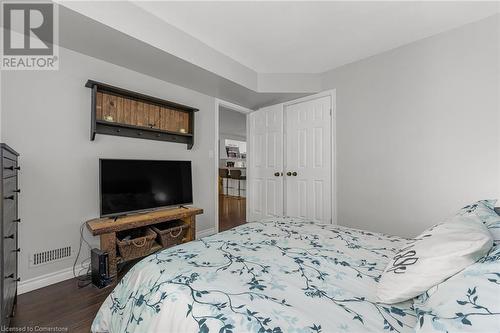 2040 Cleaver Avenue Unit# 321, Burlington, ON - Indoor Photo Showing Bedroom