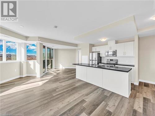 2750 King Street E Unit# 706, Hamilton, ON - Indoor Photo Showing Kitchen