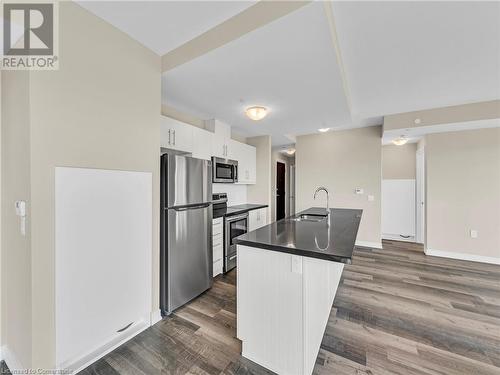 2750 King Street E Unit# 706, Hamilton, ON - Indoor Photo Showing Kitchen