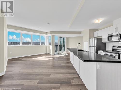 2750 King Street E Unit# 706, Hamilton, ON - Indoor Photo Showing Kitchen