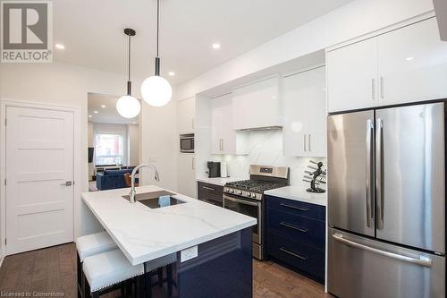 77 William Street, Hamilton, ON - Indoor Photo Showing Kitchen With Upgraded Kitchen