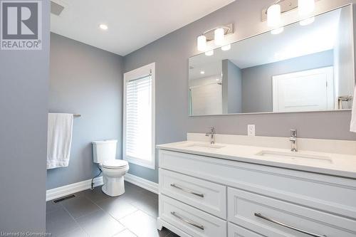 77 William Street, Hamilton, ON - Indoor Photo Showing Bathroom