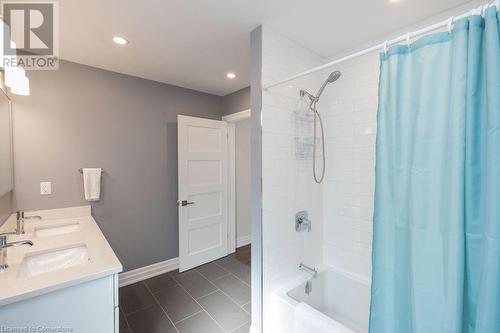 77 William Street, Hamilton, ON - Indoor Photo Showing Bathroom