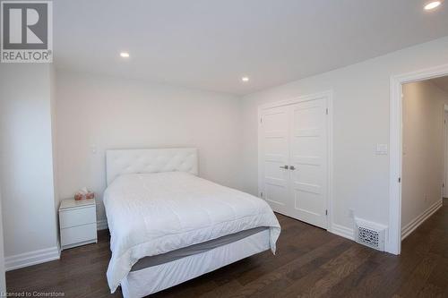 77 William Street, Hamilton, ON - Indoor Photo Showing Bedroom