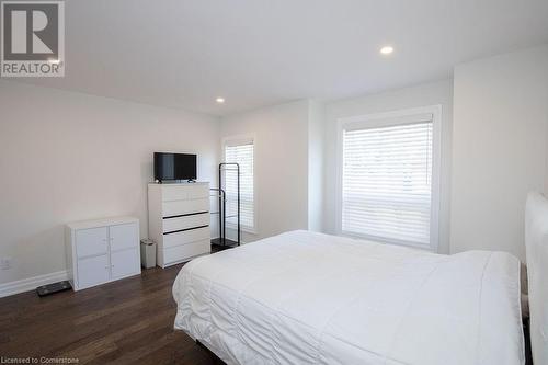 77 William Street, Hamilton, ON - Indoor Photo Showing Bedroom