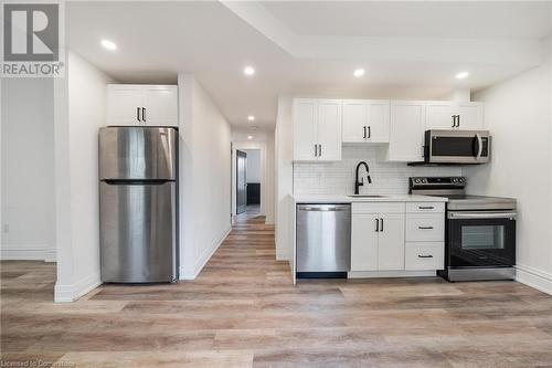 132 Holton Avenue S, Hamilton, ON - Indoor Photo Showing Kitchen