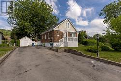 104 ROSEDALE Avenue  Hamilton, ON L8K 4N2