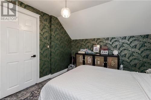 104 Rosedale Avenue, Hamilton, ON - Indoor Photo Showing Bedroom