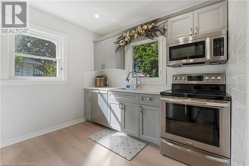 15 James Avenue, Brantford, ON - Indoor Photo Showing Kitchen