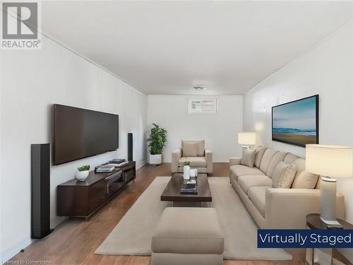 15 James Avenue, Brantford, ON - Indoor Photo Showing Living Room