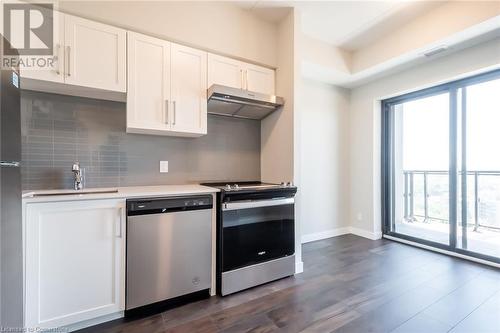 15 Queen Street S Unit# 1503, Hamilton, ON - Indoor Photo Showing Kitchen